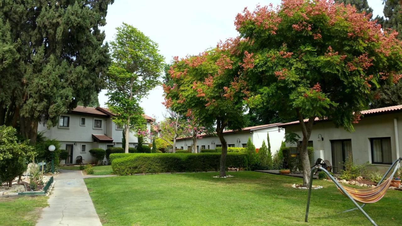 Degania Bet Kibbutz Country Lodging Kinneret Extérieur photo