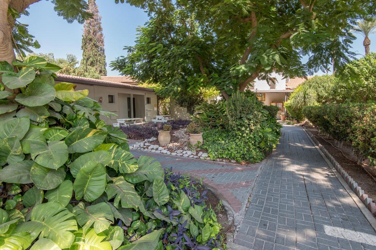Degania Bet Kibbutz Country Lodging Kinneret Extérieur photo