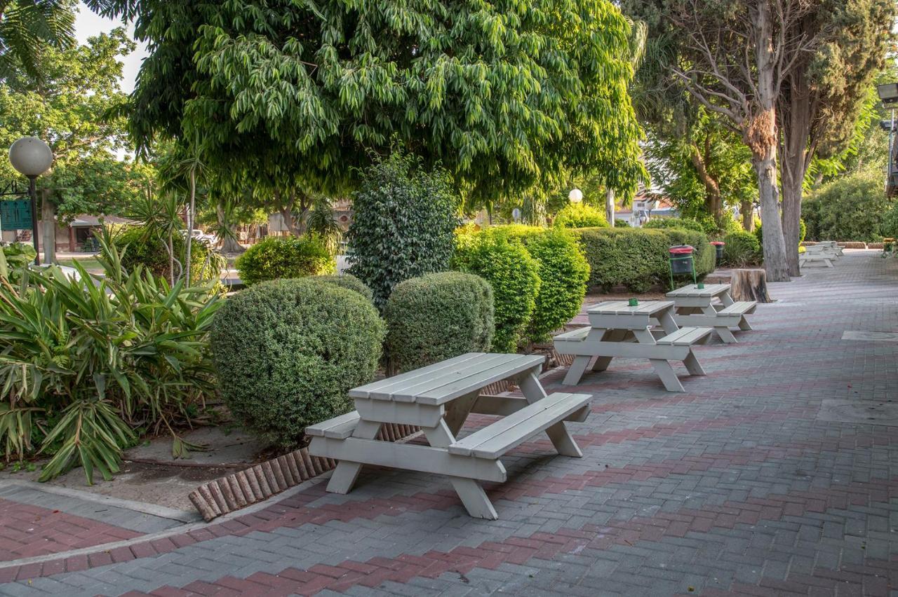 Degania Bet Kibbutz Country Lodging Kinneret Extérieur photo
